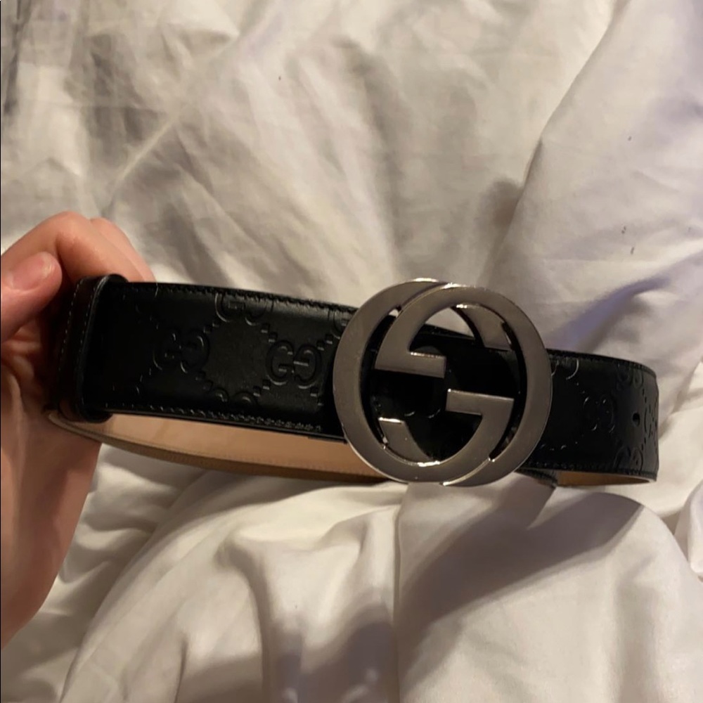 Black leather Gucci belt size 115